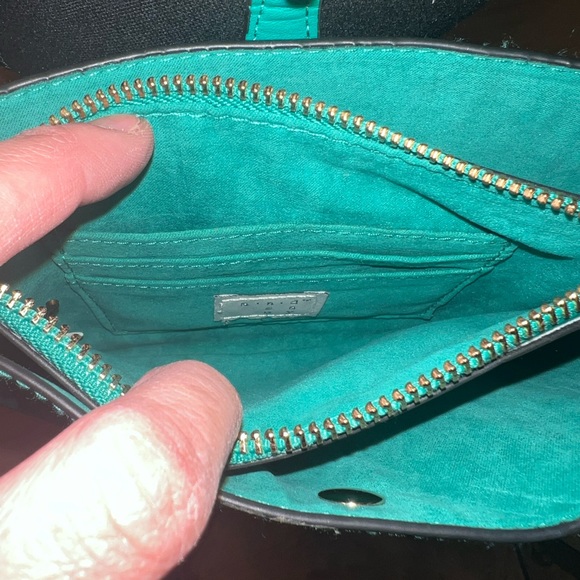 A new day vegan leather crossbody mini purse in green - Picture 8 of 9